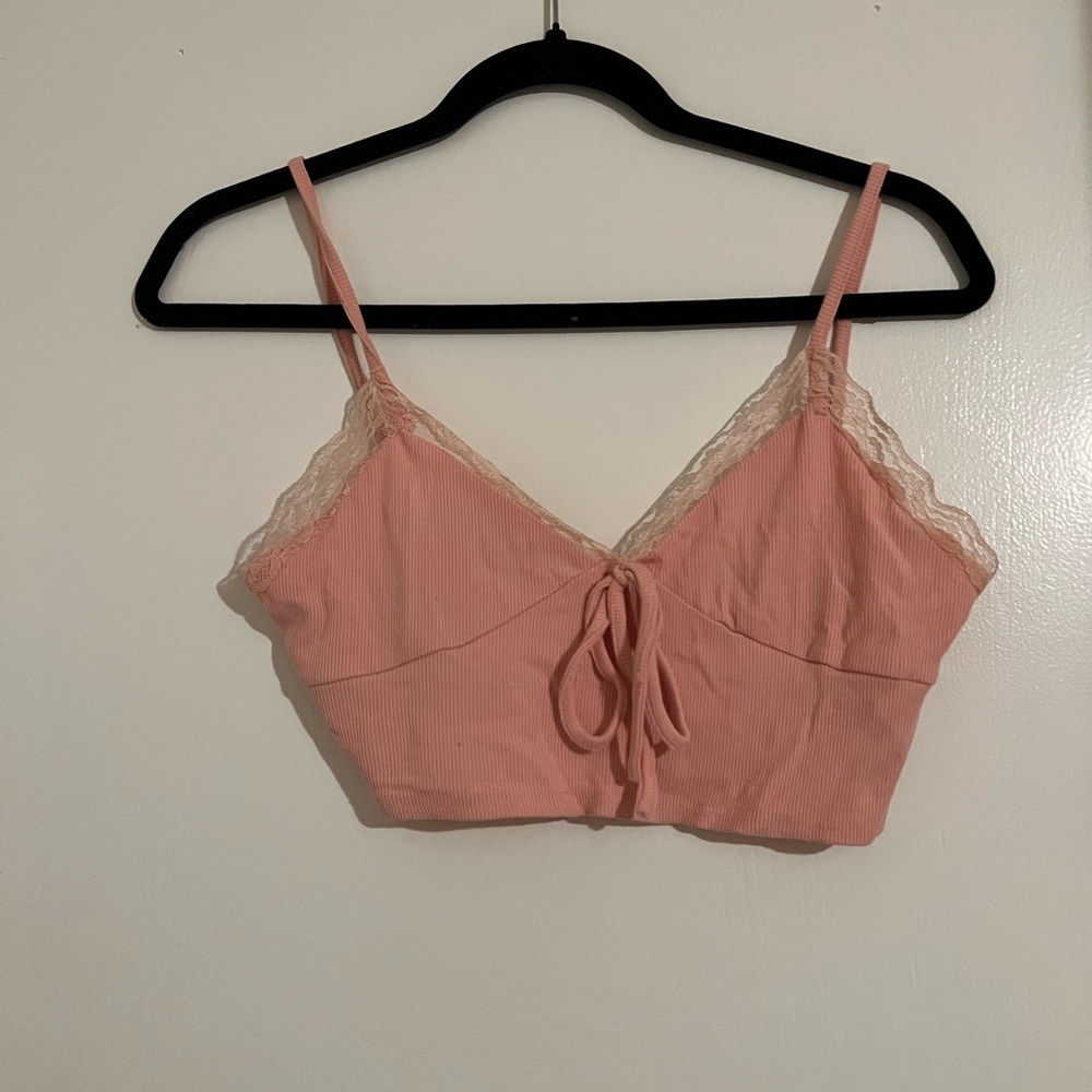 Lace trim pink crop top